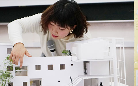 建築・生活デザイン学科授業風景