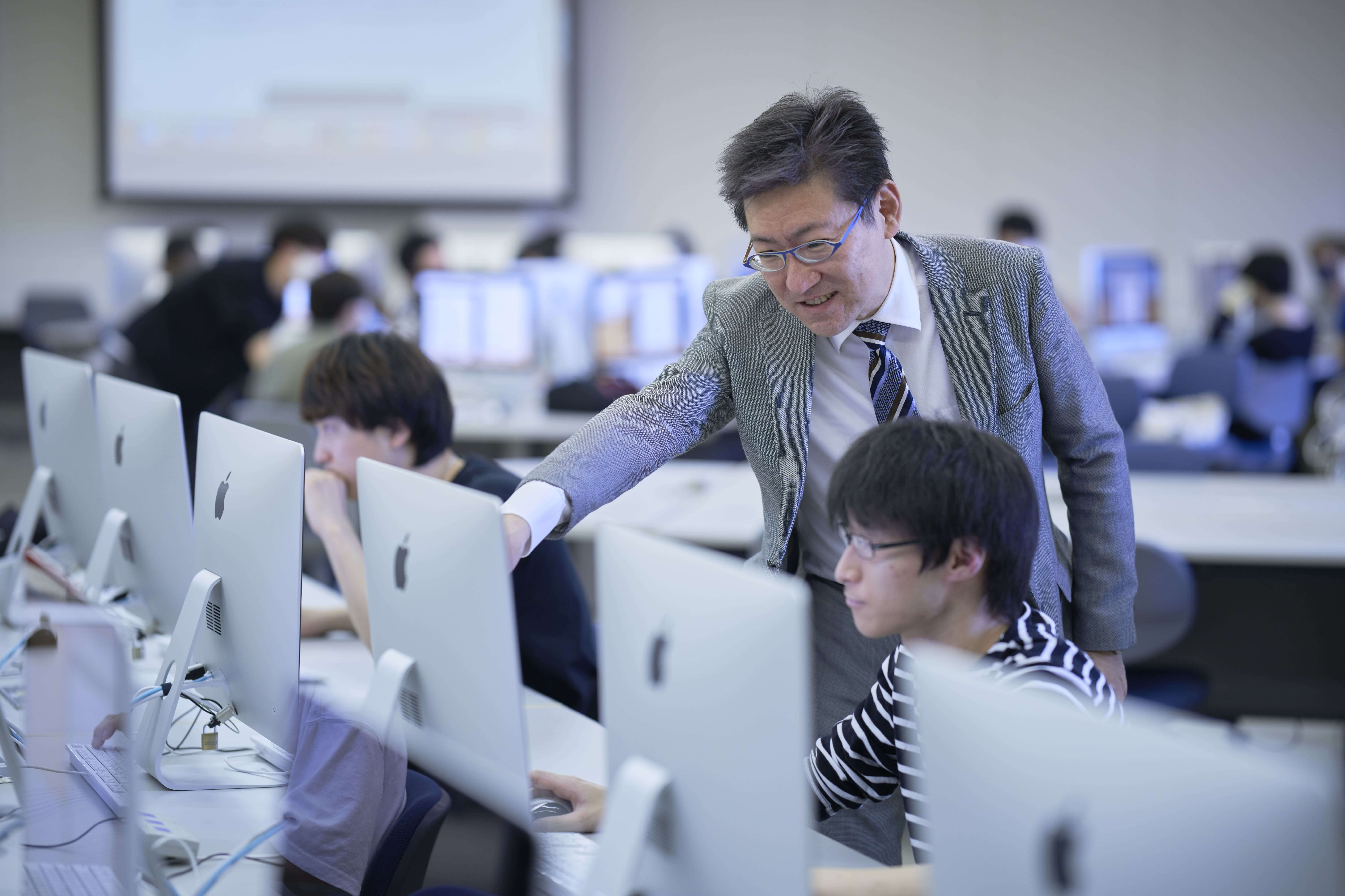 情報工学科