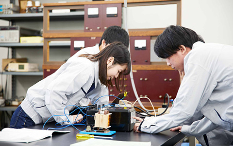 電気電子工学科